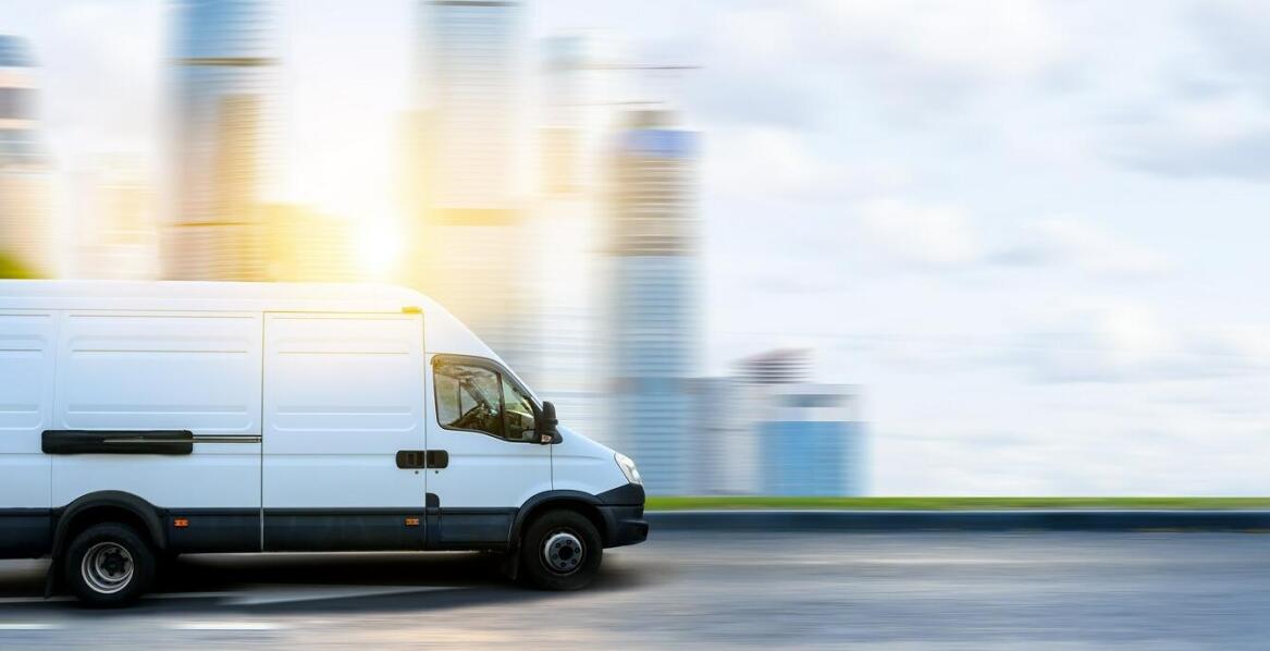 Jakie są najważniejsze aspekty organizacji przewozów paczek do Niemiec?