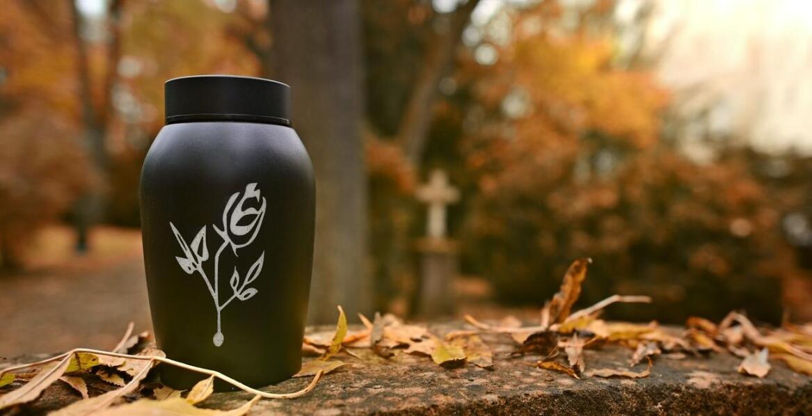 Gotowe nagrobki a ekologia – jakie rozwiązania proponujemy?