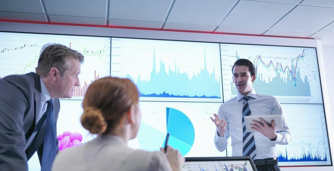 Współpraca z instytucjami w procesie poszukiwań – kluczowe aspekty