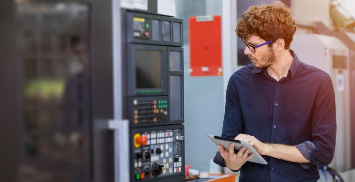 Jak serwis maszyn przemysłowych wspiera zrównoważony rozwój w przemyśle?