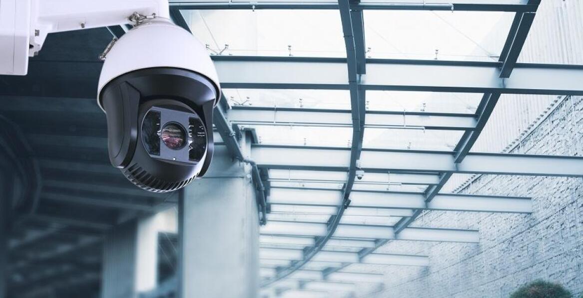 Wpływ wideo obchodów na bezpieczeństwo klientów centrów handlowych