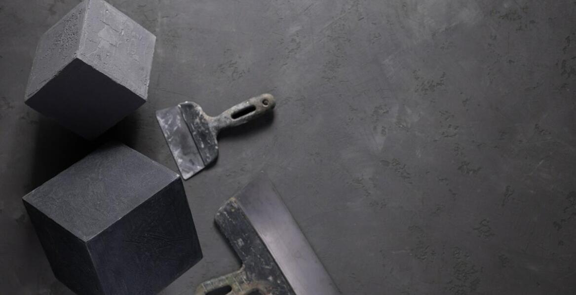 Porównanie żywicznych i mineralnych zapraw montażowych