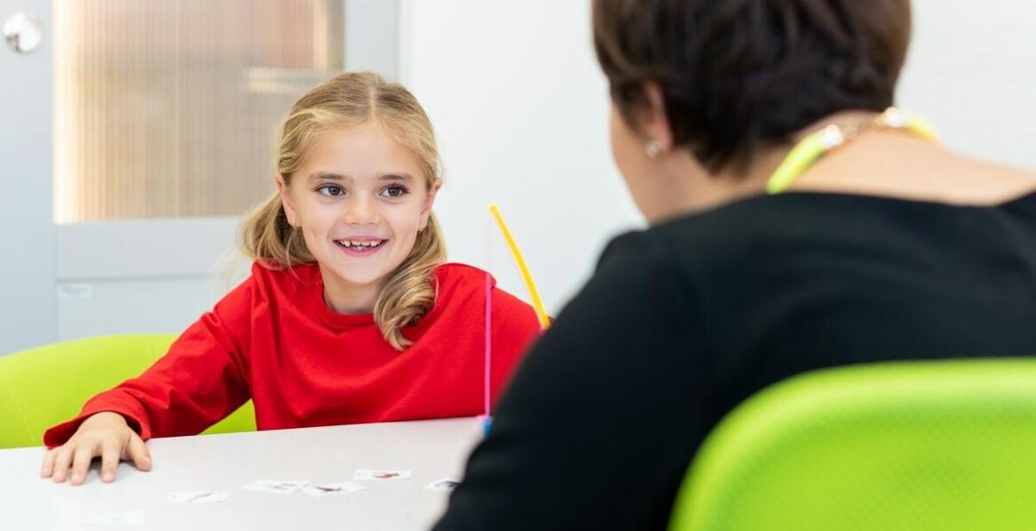 Jakie znaczenie ma dobrze wyposażona infrastruktura edukacyjna w niepublicznej szkole podstawowej?