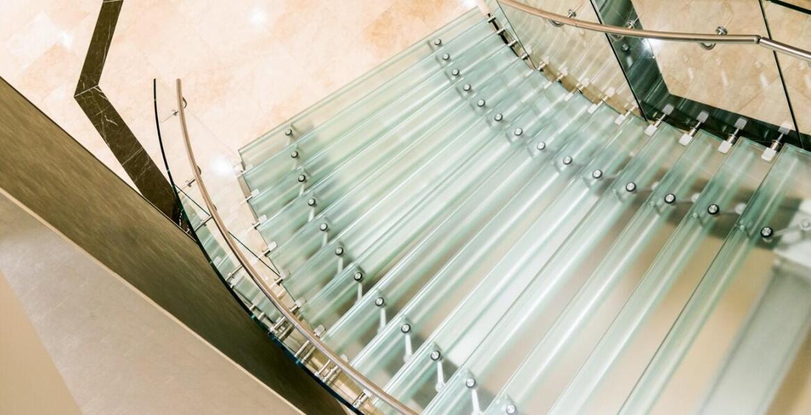 Szkło laminowane w architekturze – bezpieczeństwo i styl