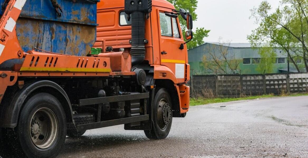 Jak transport odpadów budowlanych wpływa na ochronę środowiska?