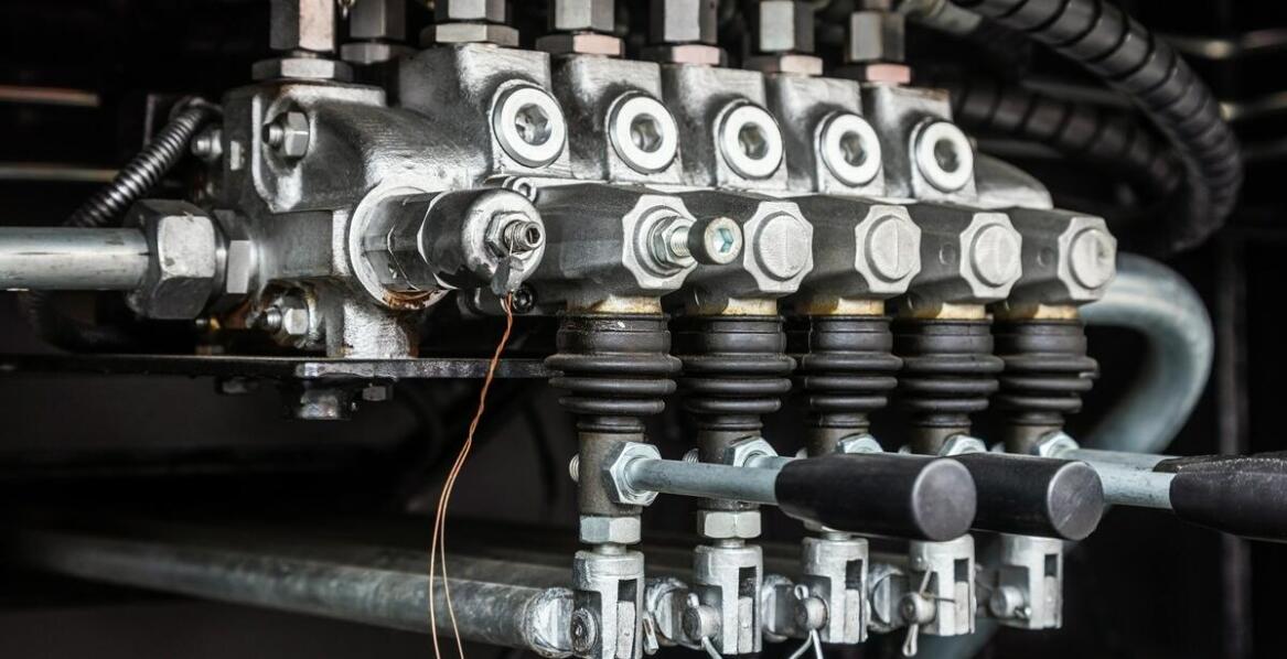 Zawory hydrauliczne: jak wybrać odpowiedni model do specyficznych zastosowań przemysłowych?