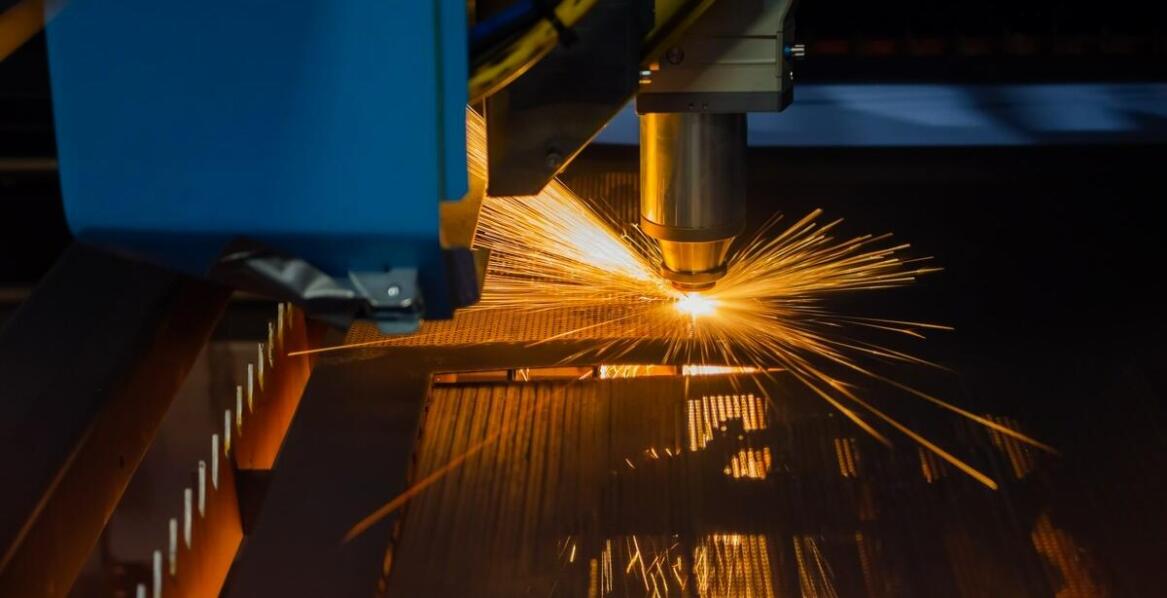 Jak mobilne spawanie laserowe wpływa na minimalizację przestojów?