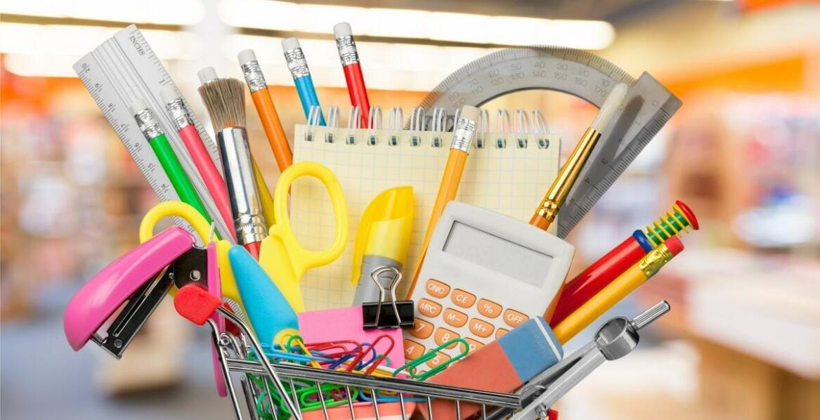 Wybór artykułów piśmiennych w hurtowni artykułów szkolnych – co oferujemy?