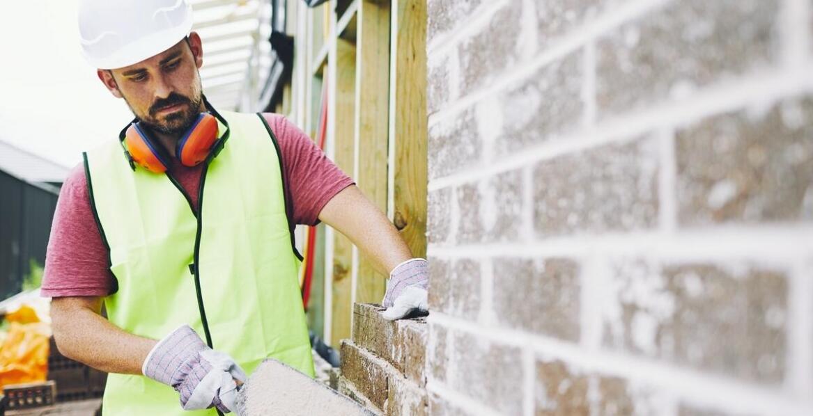 Rola przeglądów kominiarskich w zapewnieniu bezpieczeństwa budynku