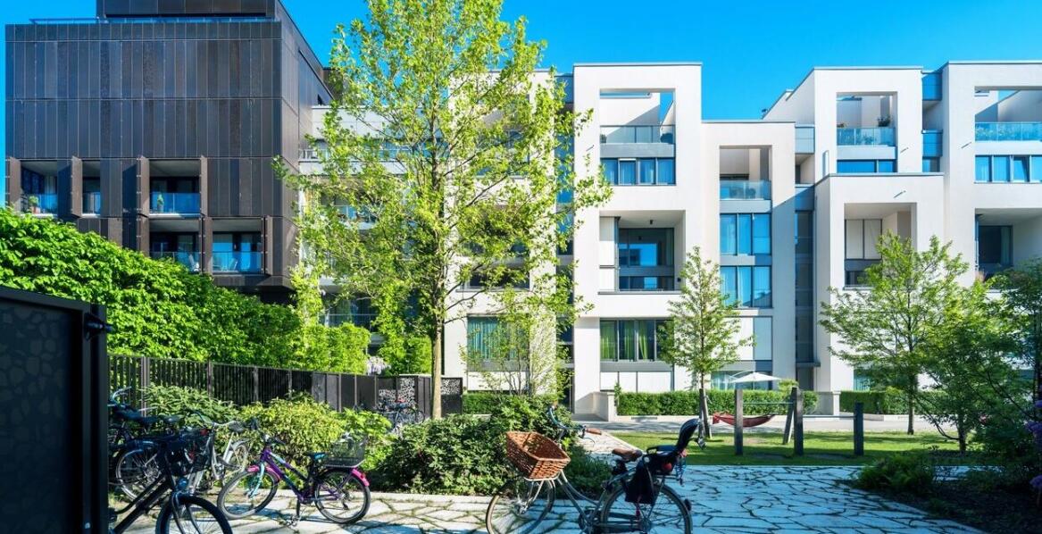 Dom z bali całoroczny – jakie instalacje warto rozważyć?