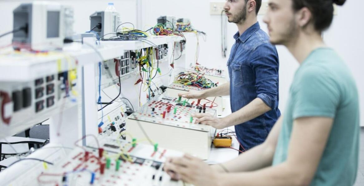 Nowoczesne metody nauczania na kursach z pomiarów elektrycznych