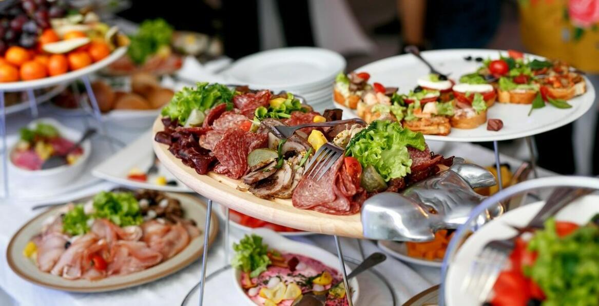 Catering Zgierz: Co wyróżnia naszą ofertę weselną?