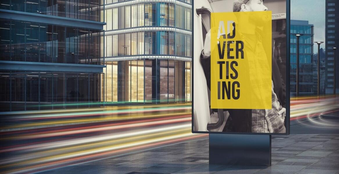 Jakie są zalety reklamy zewnętrznej w obszarach o dużym natężeniu ruchu?