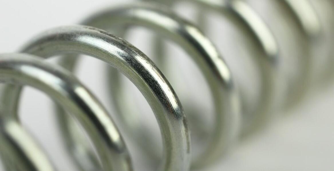 Porównanie kosztów: Srebrzenie stali a inne metody ochronne