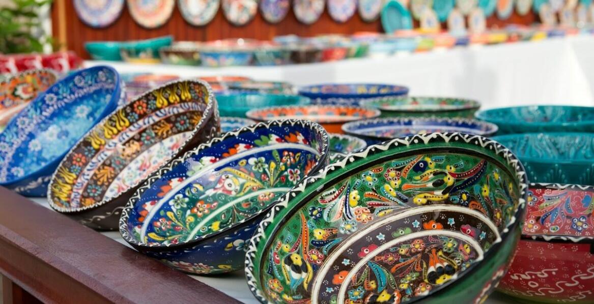 Tradycyjne rzemiosło w Omanie – co warto przywieźć z wakacji?