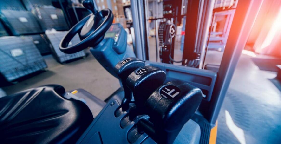 Jak paleciak elektryczny wspiera zrównoważony rozwój i ekologię firmy?