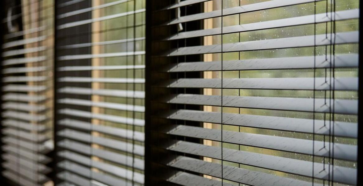 Żaluzje aluminiowe a oszczędność energii w domu