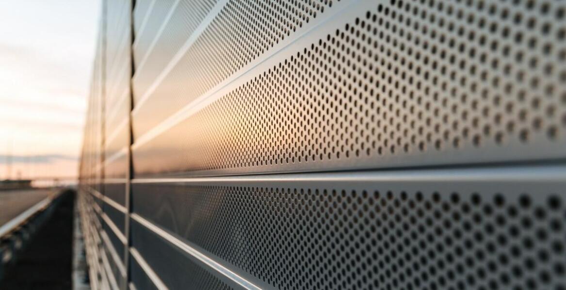 Wpływ zworników elewacyjnych na estetykę i trwałość budynku