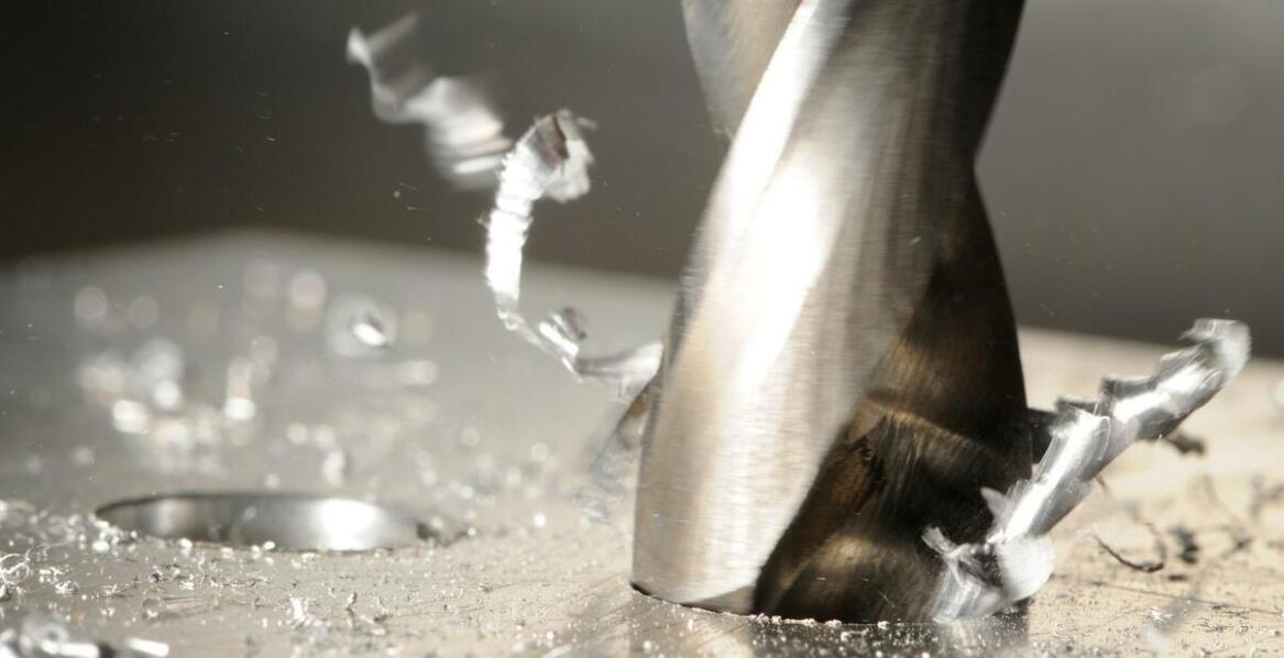 Jakie są najczęstsze błędy przy wyborze frezów trzpieniowych do aluminium i jak ich unikać?