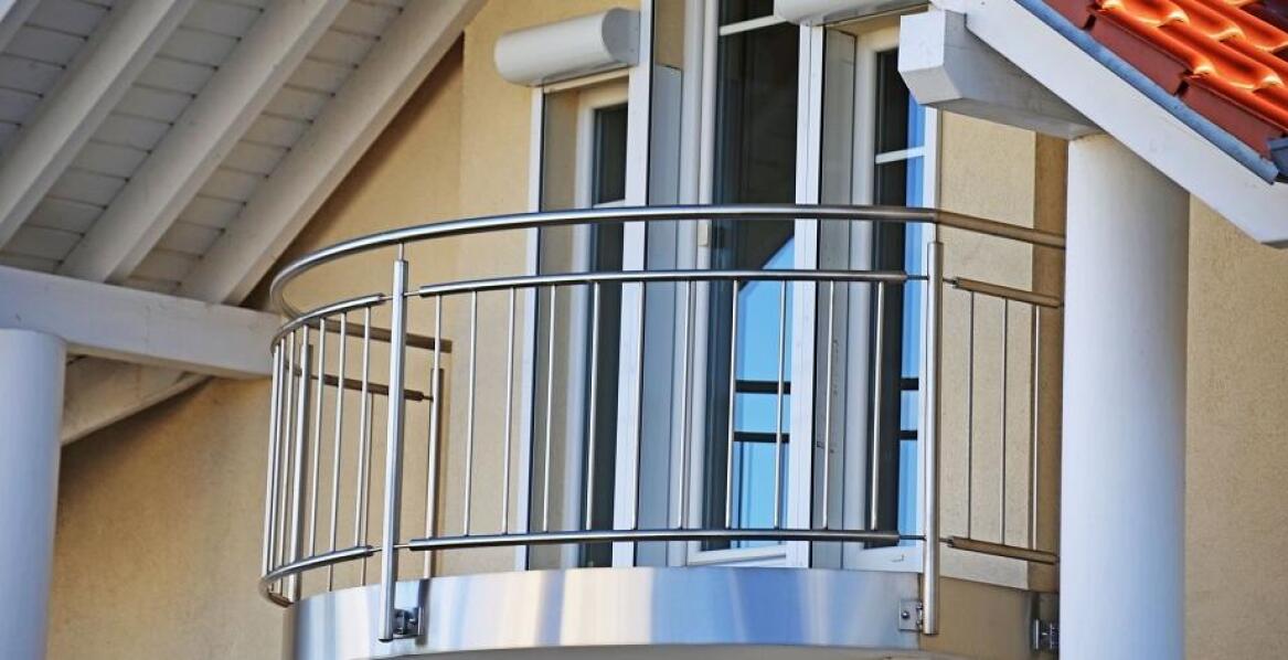 Jakie są innowacyjne technologie w produkcji balkonów z nierdzewki?