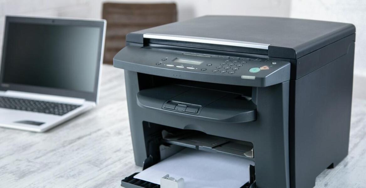 Jak wybór odpowiedniej drukarki wpływa na efektywność pracy w biurze?