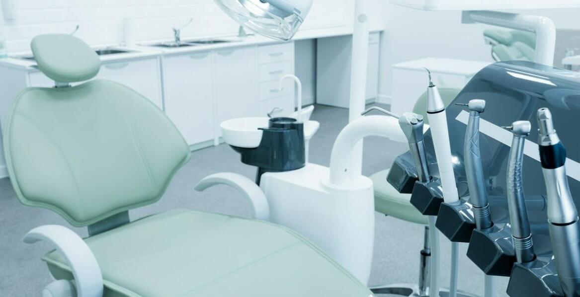 Zastosowanie stomatologii biologicznej w leczeniu implantologicznym