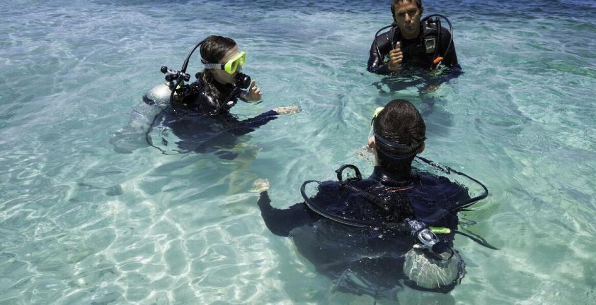 Bezpieczeństwo przede wszystkim: szkolenia z pierwszej pomocy dla nurków