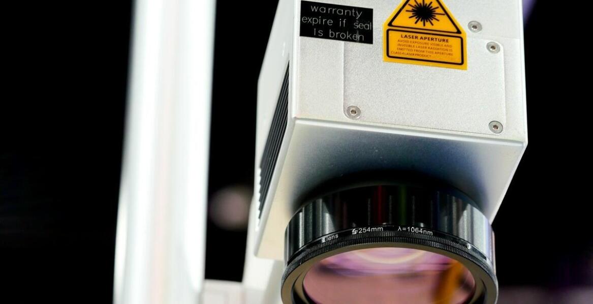 Znakowanie laserowe stali: Jakie są jego zalety w kontekście ochrony środowiska?