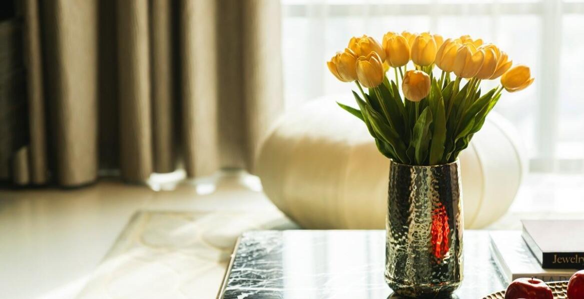 W jaki sposób zakład pogrzebowy zapewnia całodobową obsługę klienta?