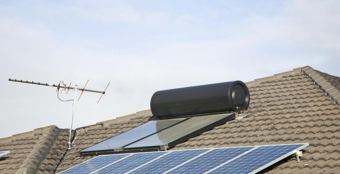 Jak instalacje fotowoltaiczne mogą obniżyć rachunki za energię elektryczną?