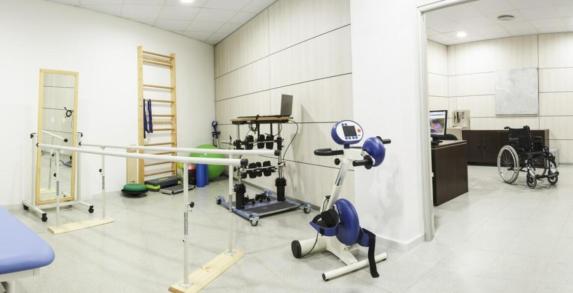 Rehabilitacja po zabiegach neurochirurgicznych – co warto wiedzieć?