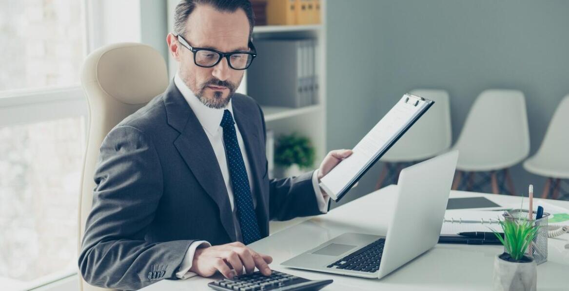 Jakie usługi oferuje tłumacz języka ukraińskiego w Warszawie dla sektora finansowego?