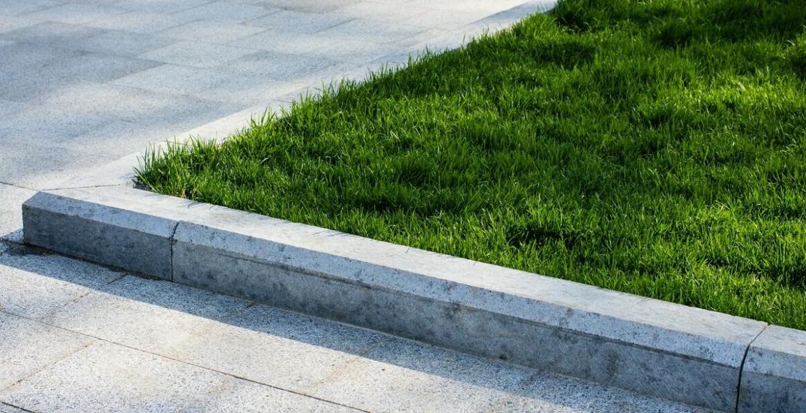 Innowacyjne rozwiązania w projektach brukarskich z użyciem kostki