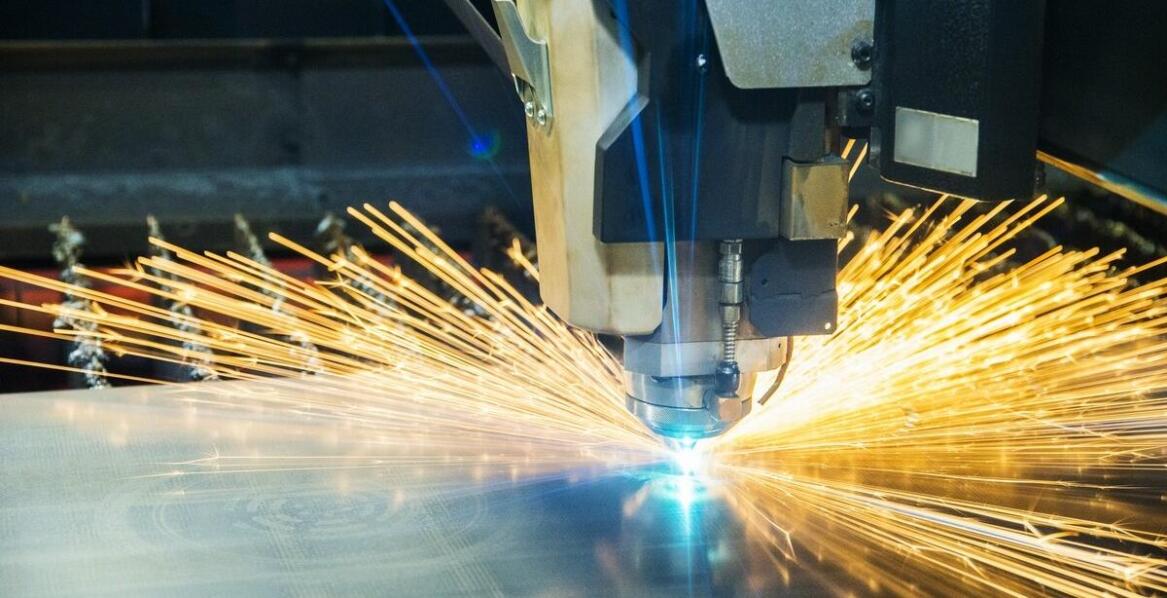 Rola cięcia laserowego stali w optymalizacji procesów produkcyjnych