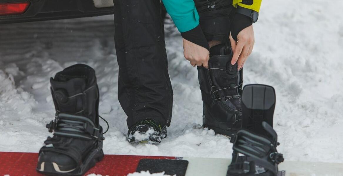 Jak wybrać odpowiedni rozmiar spodni snowboardowych dla maksymalnej swobody ruchów?