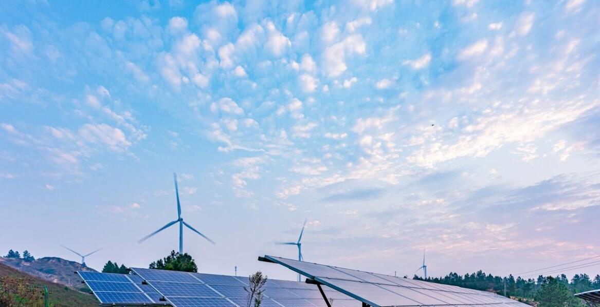 Jakie są główne różnice między generatorami wodorowymi a innymi ekologicznymi rozwiązaniami?