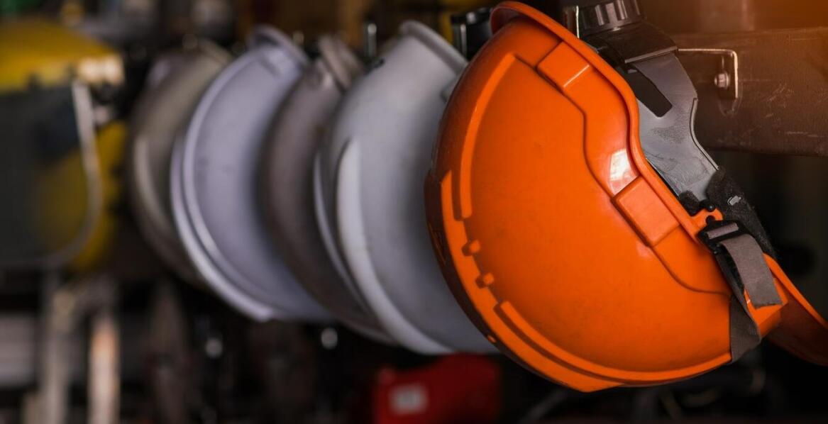 Jakie technologie wpływają na funkcjonalność czapek wojskowych?