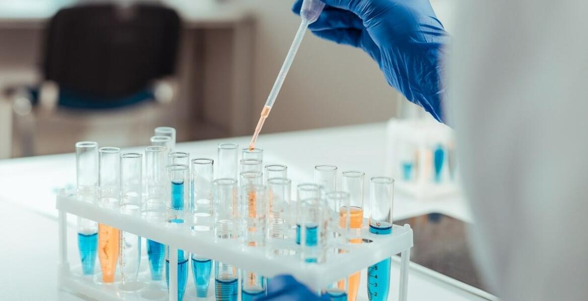 Jak bezpiecznie przechowywać płyny w beczce plastikowej 30l?