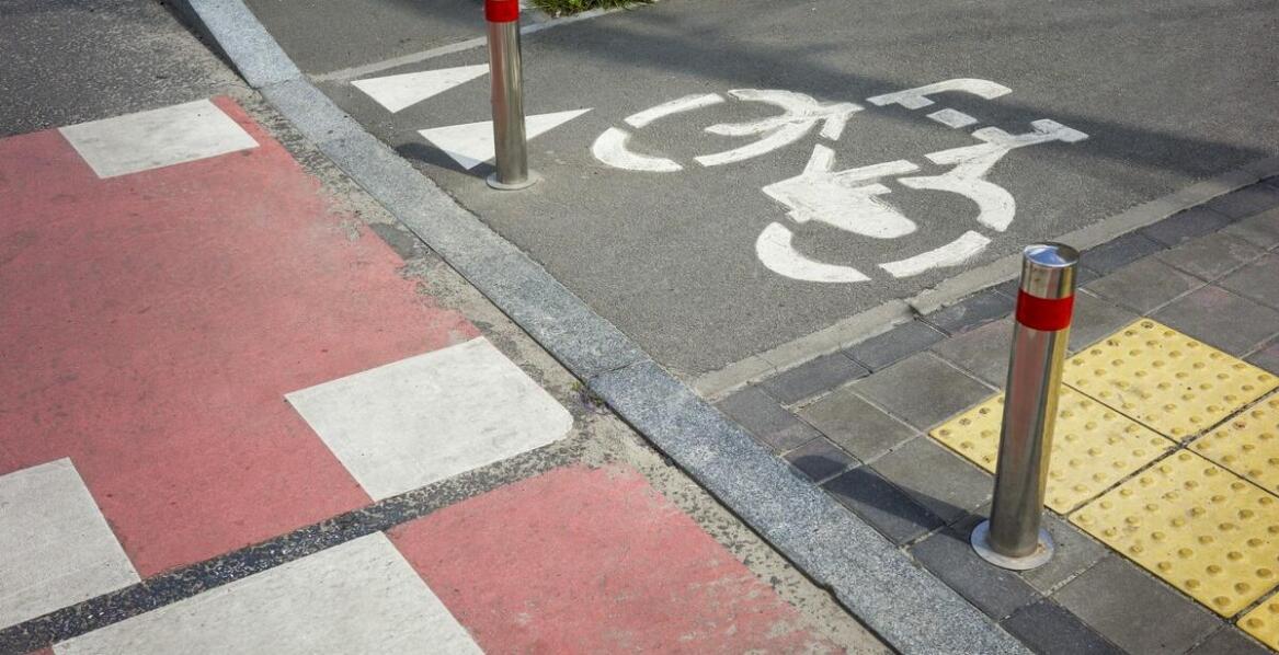 Jak efektywnie planować rozmieszczenie separatorów drogowych betonowych w projektach urbanistycznych?