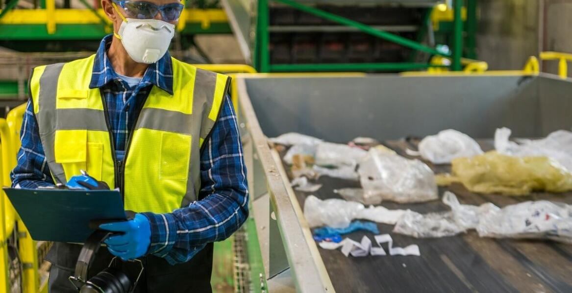 Praktyczne zastosowania worków na śmieci 70l w przemyśle