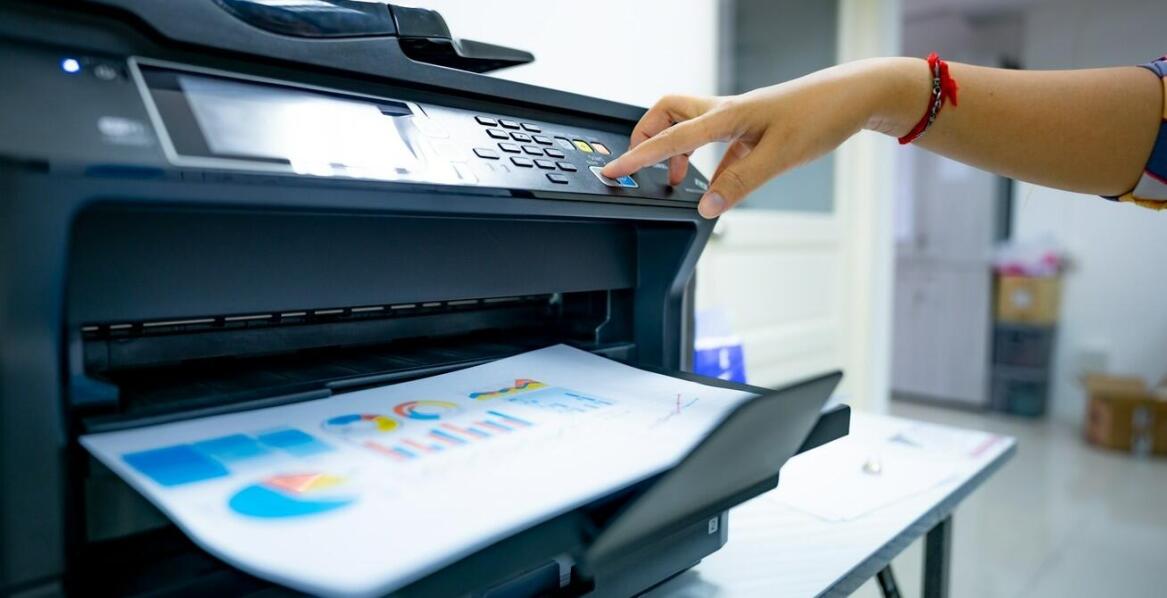 Skanowanie dokumentów: Jakie usługi oferują drukarnie cyfrowe?