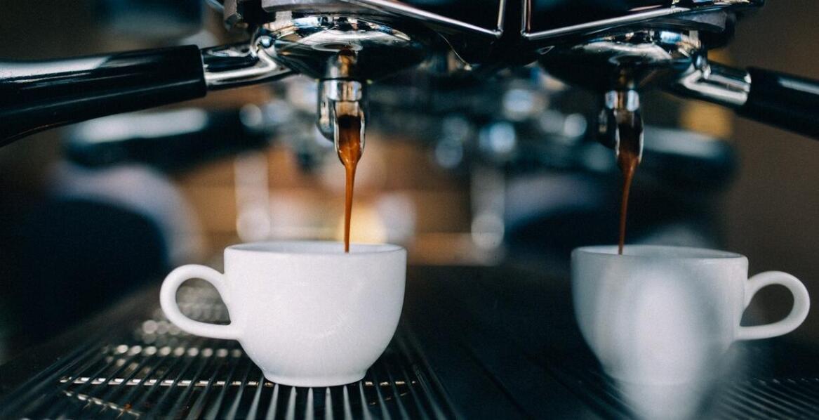 Jak dzierżawa ekspresu może wpłynąć na jakość serwowanej kawy?