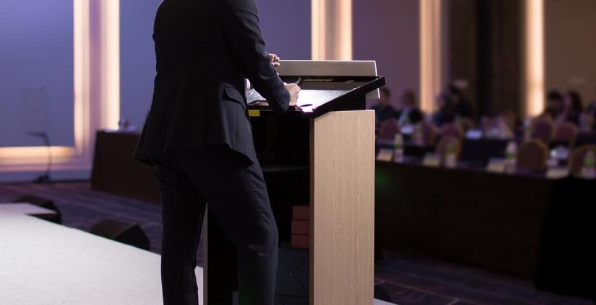 Z jakich materiałów najczęściej wykonuje się mównice?