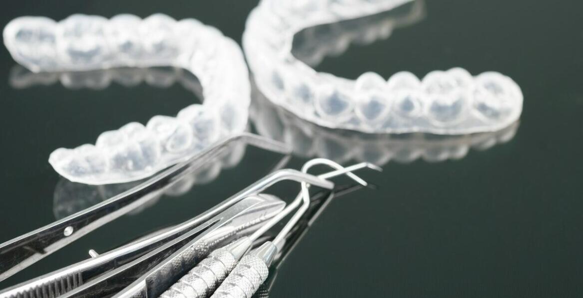 Jakie są wskazania do zastosowania miniimplantów w leczeniu ortodontycznym?