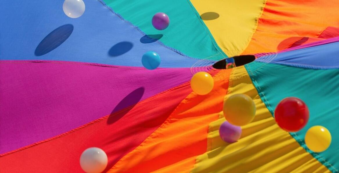 Jakie są różnice cenowe między skokami w różnych porach roku?