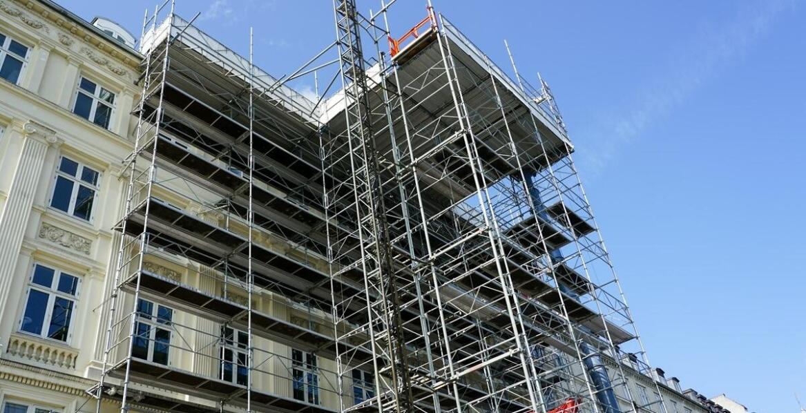 Kluczowe cechy rusztowań klinowych, które wpływają na ich trwałość i bezpieczeństwo