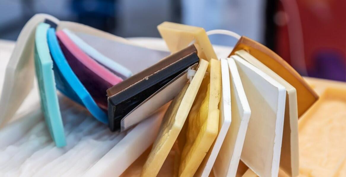 Płyty HIPS jako materiał do produkcji zabawek – bezpieczeństwo i funkcjonalność