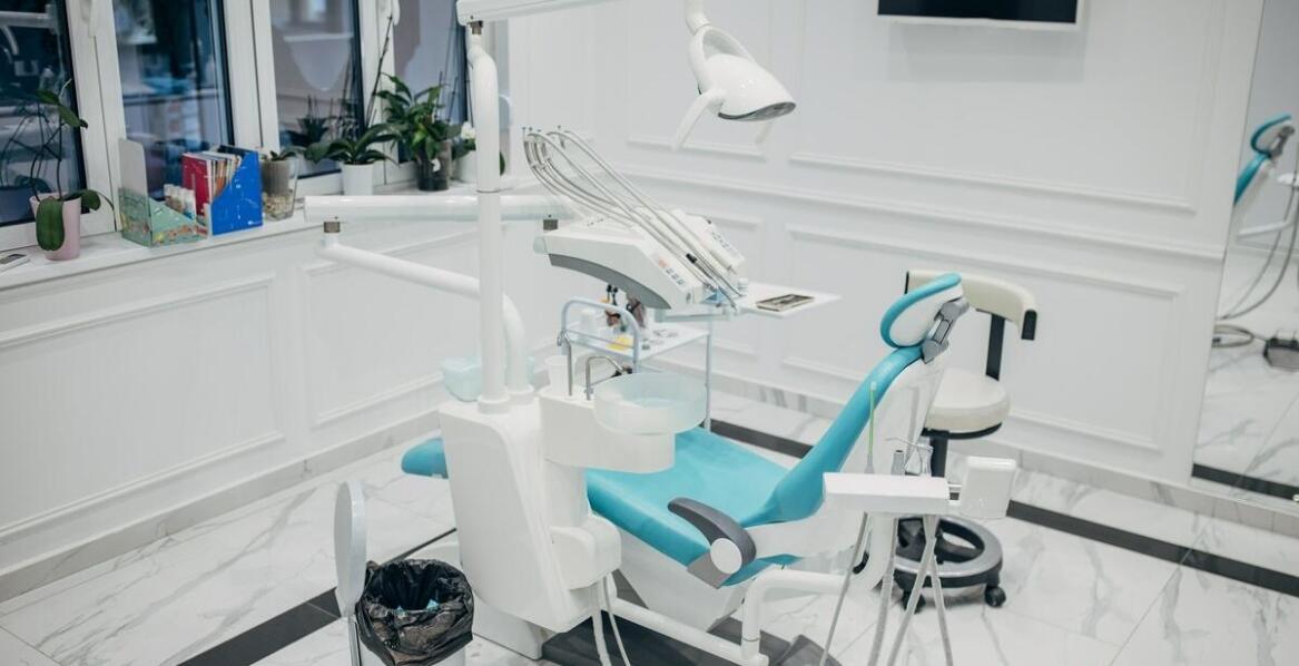 Periodontologia – jakie nowości w leczeniu mogą poprawić zdrowie dziąseł?