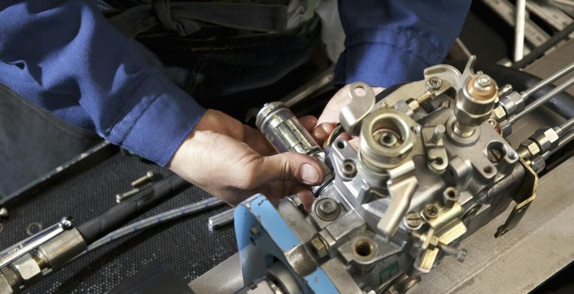 Serwis kompresorów śrubowych – co sprawdzić przed oddaniem sprzętu do serwisu?