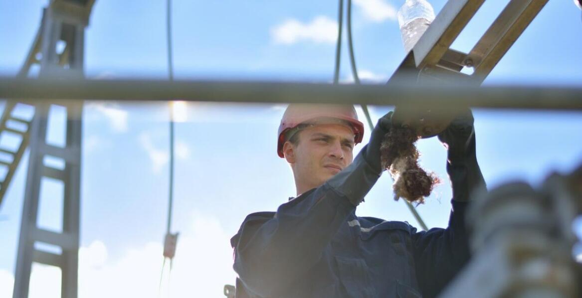 Kiedy warto zlecić rzeczoznawcy ocenę wpływu słupa na działkę?